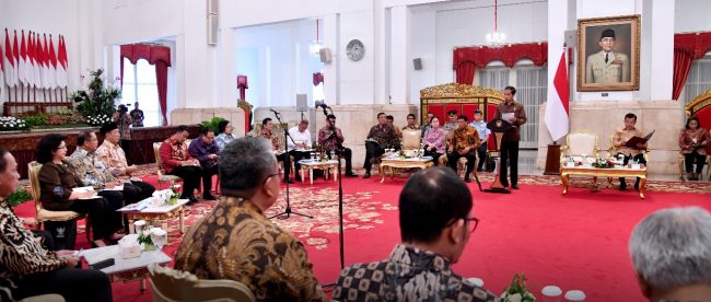 Presiden Joko Widodo membuka sidang paripurna Kabinet Kerja, Senin 2/10 (dok. KM)