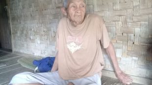 Abah Hasan Towi (99?) warga RT02/RW05 Desa Cibadak, Kecamatan Sukamakmur, Kabupaten Bogor (dok. KM)