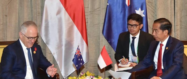 Presiden Joko Widodo bertemu Perdana Menteri Australia Malcolm Turnbull sebelum KTT APEC di Da Nang, Vietnam, 11/11/2017 (dok. Setpres)