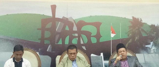 Fahri Hamzah dan Masinton Pasaribu berbica pada acara diskusi tentang KPK di Gedung DPR, Selasa 14/11 (dok. KM)