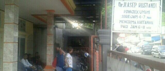 Praktek dokter H. Asep Rustandi di Sukabumi (dok. KM)