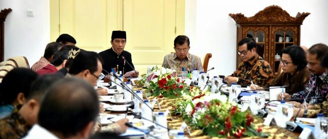 Presiden Joko Widodo memimpin rapat terbatas di Istana Bogor, Jumat 17/11 (dok. Setpres)