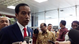 Presiden Jokowi memberikan keterangan pers usai acara Sarasehan Nasional di Gedung Nusantara 4 DPR RI, Jumat 17/11/2017 (dok. KM)