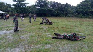Babinsa berlatin menembak di Lhokseumawe, Selasa 28/11 (dok. KM)