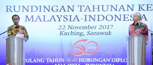 Presiden Joko Widodo bersama Perdana Menteri Malaysia Najib Tun Razak di Kuching, 22/11/2017 (dok. Setpres)