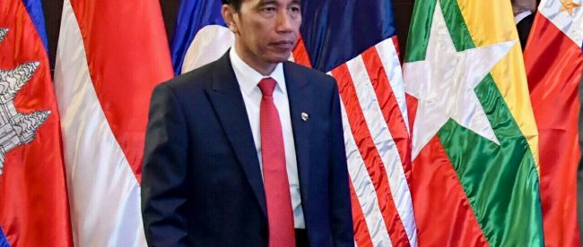 Presiden Republik Indonesia Joko Widodo di KTT ASEAN, Manila 13/11 (dok. Setpres)