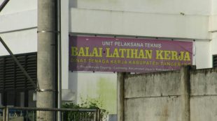 Gedung BLK Kabupaten Tanggerang belum dipergunakan tetapi di renovasi kembali. Rabu (22/11) (dok.KM)