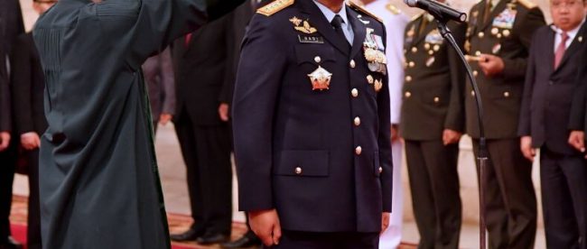 Pelantikan Panglima TNI Marsekal Hadi Tjahjanto di Istana Negara, Jakarta 8/12/2017 (dok. Setpres)