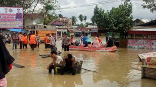 Kondisi Terminal Bus antar kota dalam propinsi di Lhoksukon Aceh Utara Senin 4/12 (dok. KM)
