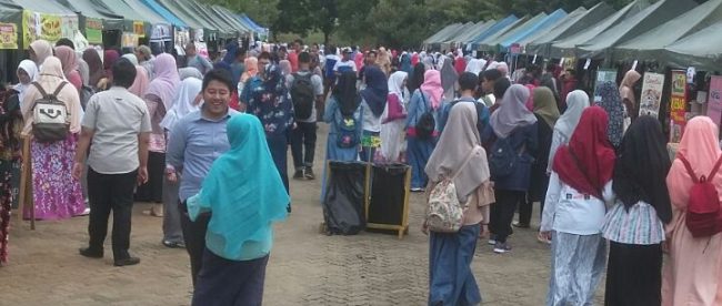 Suasana Bazar UKM pada acara Islamic Book Fair Universitas Indonesia (dok. KM)