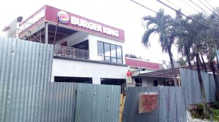 Kondisi pembangunan cabang waralaba Burger King di Jl. Pajajaran, Kota Bogor, 20/12/2017 (dok. KM)
