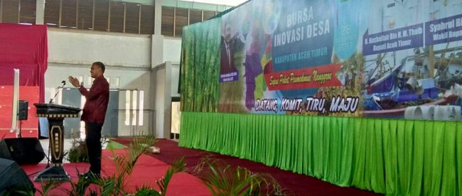 Bupati Aceh Timur H. Hasballah Bin HM. Thaib menyampaikan sambutanNyaÂ  dalam acara pembukaan Bursa Inovasi Desa di gedung ISC, pada Kamis, 28/12/2017 (dok. KM)