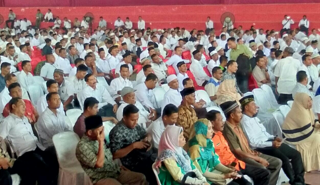 Tampak seluruh kepala desa wilayah Kabupaten Aceh Timur sedang mengikuti kegiatan pembukaan bursa inovasi desa pada program inovasi desa Se-Kabupaten Aceh Timur tahun 2017 (dok. KM) 
