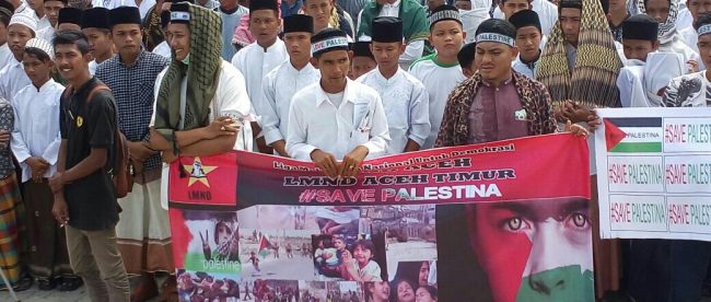 Aliansi Ormas Aceh Timur menggelar Aksi Protes di Halaman Mesjid Agung Idi Rayeuk, Kabupaten Aceh Timur, pada Kamis, 28/12/2017 (dok. KM)