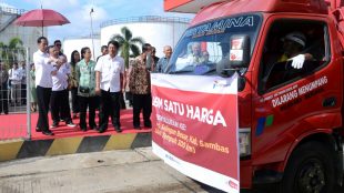 Presiden Joko Widodo saat peresmian BBM Satu Harga di Pontianak, Kalimantan Barat, pada Jumat, 29 Desember 2017 (dok. Setpres)