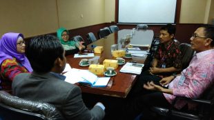 Pertemuan antara KPAI dengan Kepala dinas pendidikan dan kepala Biro Hukum yang mewakili Bupati Serang, yang bertempat di kantor KPAI Jalan Teuku Umar, Menteng, Jakpus, Kamis (14/12) (dok.KM)