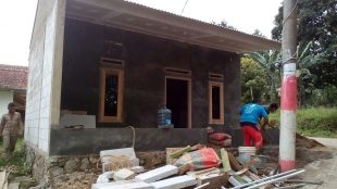 Pembangunan posyandu di Desa Tnjung Sari, Kecamatan Cijeruk, Bogor (dok. KM)