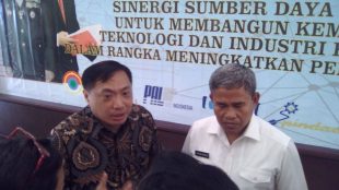 Rektor UNHAN Letjend TNI. DR. I Wayan foto bersama Rektor ITB (dok. KM)