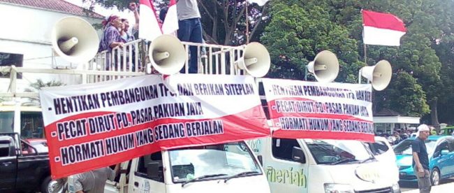 Aksi Unjuk Rasa Paguyuban Pedagang Blok F Pasar Kebon Kembang (dok. KM)