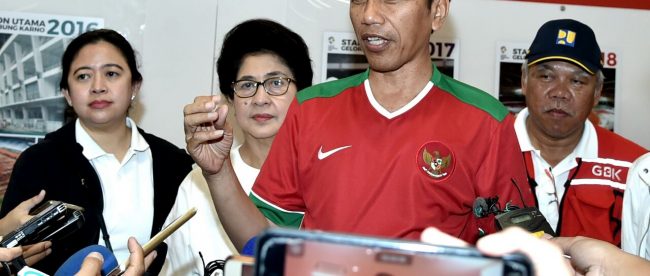 Presiden Joko Widodo memberikan keterangan pers usai pertandingan laga persahabatan Indonesia vs. Islandia di Jakarta, Minggu 14/1 (dok. Setpres)