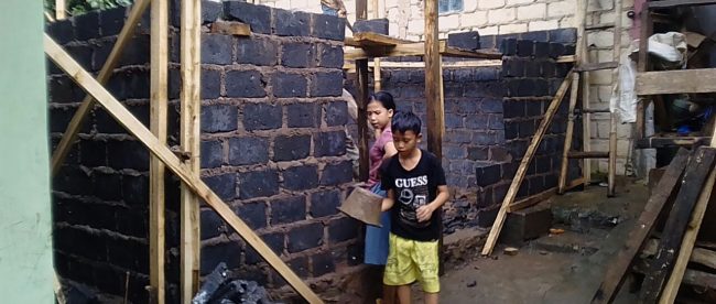 Pembangunan RTLH di desa Warung Menteng, Kecamatan Cijeruk, yang baru mulai dibangun (dok. KM)