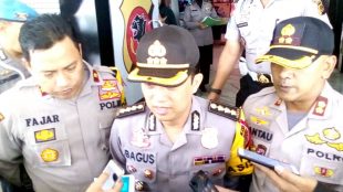 Kabidkum Polda Jawa Barat Kombes Bagus Pramono saat memberikan keterangan terkait peristiwa penembakan oleh oknum Brimob di Kota Bogor, Sabtu 20/1 (dok. KM)
