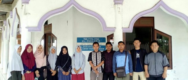Pengurus PDDA setelah Bersih-Bersih Mushalla Al-Muhajirin yang berlokasi di Gampong Rukoh, Kecamatan Darussalam, Banda Aceh, Sabtu 6/1 (dok. KM)Â 