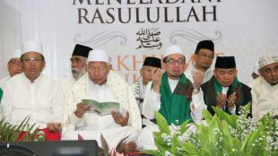 Sejumlah petinggi PKS saat acara Maulid Nabi bersama tokoh Islam di Jakarta, Sabtu 13/1 (dok. KM)