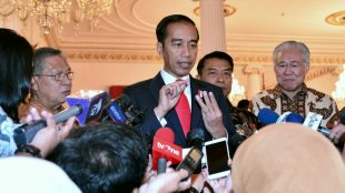 Presiden Joko Widodo memberikan keterangan pers di Istana Negara, Jakarta Rabu 31/1 (dok. Setpres)