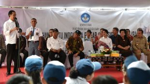 Presiden Joko Widodo di SMK Negeri 3, Kota Kupang, Senin 8/1/2018 (dok. Setpres)