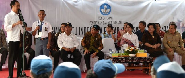 Presiden Joko Widodo di SMK Negeri 3, Kota Kupang, Senin 8/1/2018 (dok. Setpres)