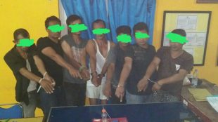 Tujuh tersangka pelaku pesta narkoba sabu serta barang bukti diamankan Satres Narkoba Polres Aceh Utara, Kamis 18/1 (dok. Raz/KM)
