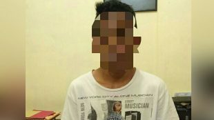 B (17) yang ditangkap oleh pihak Reserse Kriminal Polres Langsa karena disuga mencuri beberapa buah handphone (dok.KM)