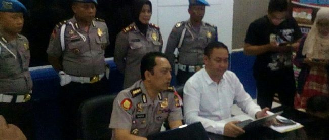 Wadir Reskrimum Polda Jawa Barat AKBP Trunoyudo bersama Kabidkum Polda Jawa Barat Kombes Iksan Bagus Pramono Saat Konpers Di Mako Polresta Bogor, Selasa 23/1 (dok. KM)