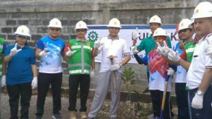 Manager Area PLN Bogor bersama stafnya (dok. KM)