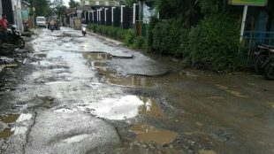 Kondisi jalan di Kecamatan Sukajaya, Kabupaten Bogor (dok. KM)