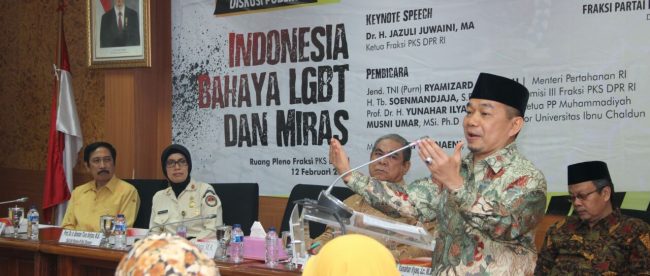 Ketua fraksi PKS Jazuli Juwaini di Diskusi Publik 