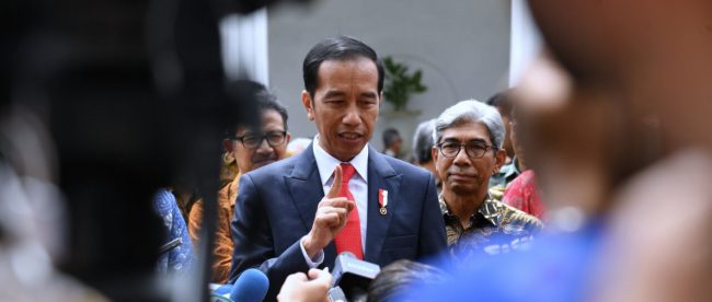 Presiden Joko Widodo memberikan keterangan pers di Gedung Pancasila, Kementerian Luar Negeri, Jakarta Pusat, Senin, 12 Februari 2018.