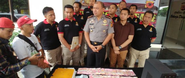 Kapolres Bogor AKBP Andy Moch. Dicky memimpin Press Relesae di Polres Bogor, Kamis 1/2, terkait penangkapan Kades Batutulis, Kecamatan Nanggung, dalam kasus penyelewengan dana RTLH (dok. KM)
