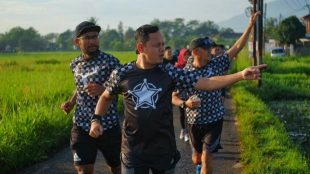 Calon Walikota Bogor Bima Arya Sugiarto saat di wilayah Bogor Barat, Kota Bogor 2/3/2018