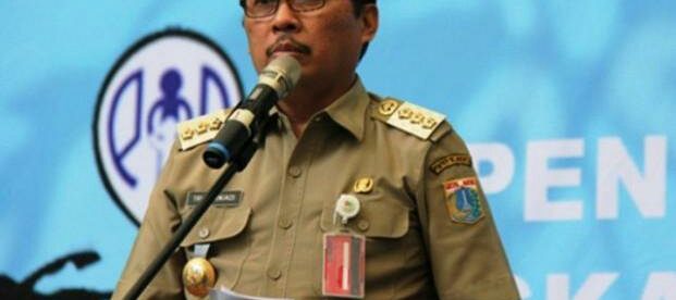 Walikota Jakarta Selatan, Tri Kurniadi saat menyampaikan pesan pada acara penyerahan bantuan beasiswa dari Bazis Jakarta Selatan