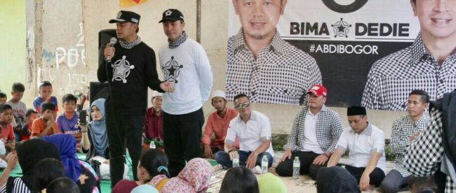 Calon Walikota dan Wakil Walikota Bogor Bima Arya - Dedie A Rachim saat bersama warga RW 7 Kampung Cipaku, Bogor Selatan, Kota Bogor (Dok. KM)