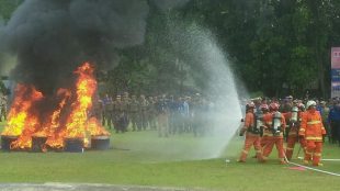 Simulasi Penanganan Dan Penyelamatan Korban Kebakaran Oleh Tim Damkar Depok
