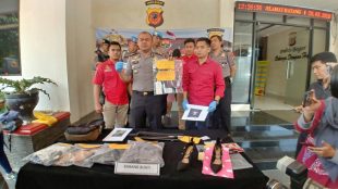 Sat reskrim Polres Bogor mengungkap kasus pembunuhan seorang wanita yang mayatnya ditemukan di daerah Cibinong