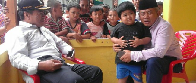 Kunjungan calon Walikota Bekasi Rahmat Effendi ke Kampung Kranggan, Rabu 21/3 (dok. KM)