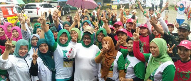 Pasangan calon Bupati dan Wakil Bupati Bogor no urut dua, Hj Ade Yasin - H. Iwan Setiawan (HADIST) menggelar festival Panca Karsa bersama warga Kampung Cibogo, desa Cibentang, Kecamatan Ciseeng, Kabupaten Bogor, Jawa Barat, Sabtu (24/3/2018) (dok.KM)