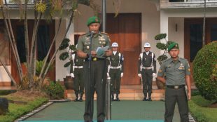 Danrem 061/SK Saat Pimpin Upacara di Makorem 061/SK (dok. KM)