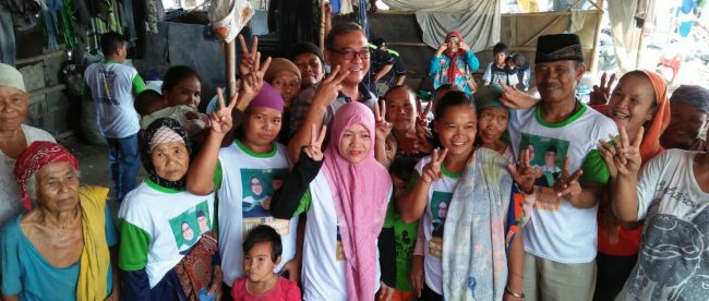 TPS Armo menjadi tempat blusukan Cawabup Bogor Iwan Setiawan dalam kampanyenya di Desa Wanaherang Kecamatan Gunung Putri, Sabtu, 31/03/2018 (dok. KM)