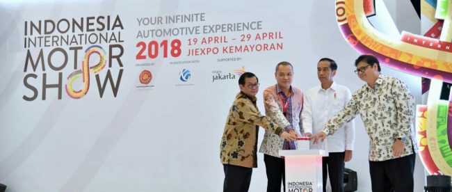 Presiden Joko Widodo membuka pameran IIMS 2018 di Kemayoran, Jakarta 19/4/2018 (dok. KM)