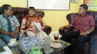 AKP Erwin Satrio Wilogo (kanan), Kasat Reskrim Polres Aceh Timur, Jumat (20/4/2018)